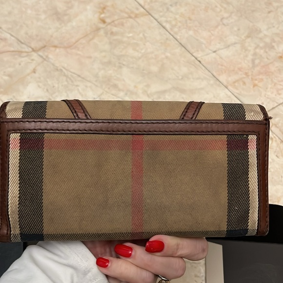 Burberry Wallet with original box and dust bag. - Picture 7 of 16